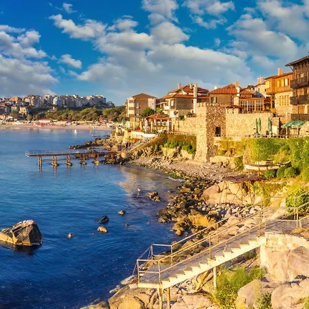 Marina Sands Bijou Boutique - Excellent Choice For Travelers Visiting 2-4p Guest house