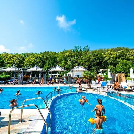 Marina Sands Bijou Boutique - Excellent Choice For Travelers Visiting 2-4p Guest house Obzor