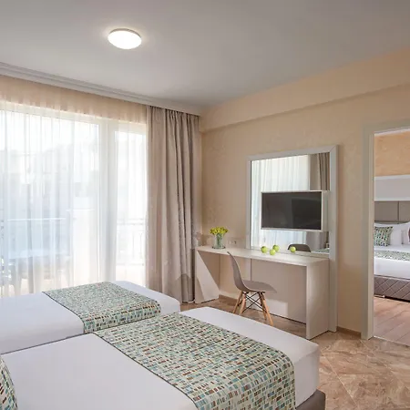 Marina Sands Bijou Boutique - Excellent Choice For Travelers Visiting 2-4p Obzor